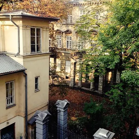 Between Us בית אירוח *