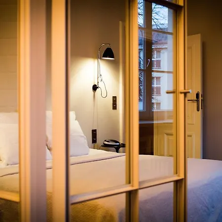 בית אירוח Between Us ורשה