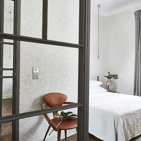 בית אירוח Between Us ורשה