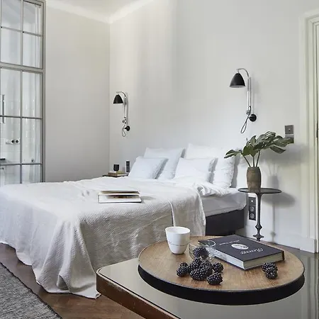 Between Us בית אירוח *