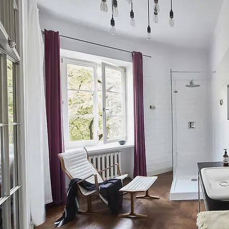 Between Us בית אירוח *